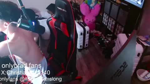 Snapshot of christianslong chatting on September 22, 11:51 pm christianslong online show from September 22, 11:51 pm