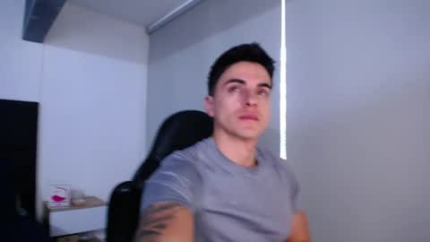 Snapshot of christianvalenzia chatting on October 12, 12:59 pm Christian online show from October 12, 12:59 pm