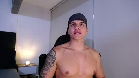 Snapshot of christianvalenzia chatting on November 26, 10:33 pm Christian online show from November 26, 10:33 pm