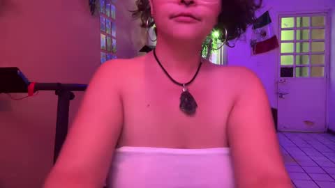 Snapshot of christianvalles chatting on February 5, 1:47 am christianvalles online show from February 5, 1:47 am