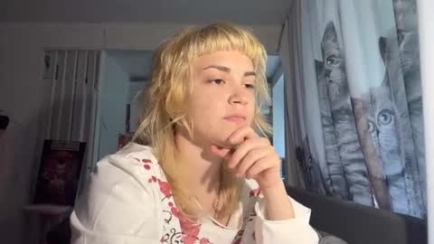 Snapshot of christiechorney chatting on June 17, 1:01 pm christiechorney online show from June 17, 1:01 pm