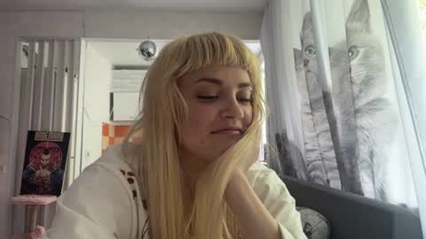 Snapshot of christiechorney chatting on June 21, 1:03 pm christiechorney online show from June 21, 1:03 pm