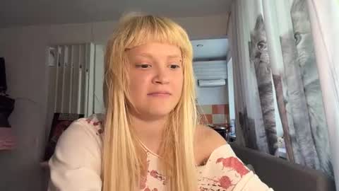 Snapshot of christiechorney chatting on July 2, 11:27 am christiechorney online show from July 2, 11:27 am