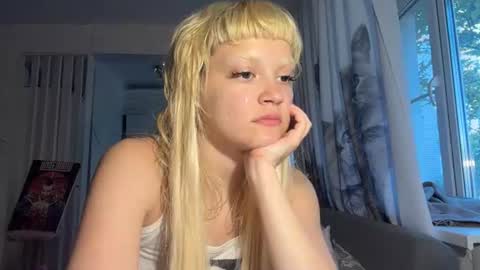 Snapshot of christiechorney chatting on July 19, 3:27 pm christiechorney online show from July 19, 3:27 pm