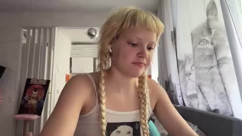 Snapshot of christiechorney chatting on July 24, 9:07 am christiechorney online show from July 24, 9:07 am