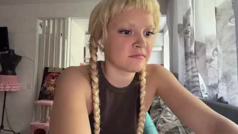 Snapshot of christiechorney chatting on July 26, 10:11 am christiechorney online show from July 26, 10:11 am