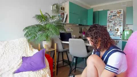 Chris online show from February 6, 9:23 am