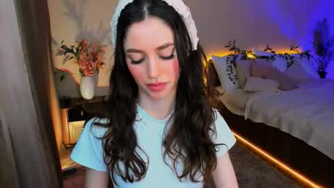 christinaconteeree online show from September 20, 11:22 am