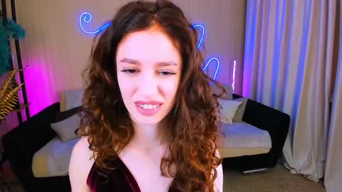 christinaconteeree online show from October 2, 1:40 pm