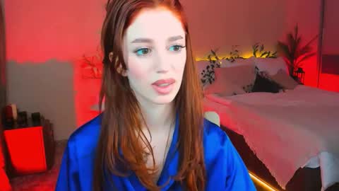 christinaconteeree online show from November 21, 7:56 pm