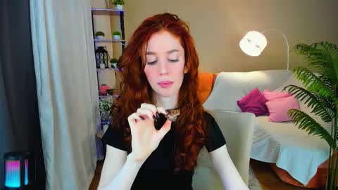 christinaconteeree online show from November 25, 1:22 pm