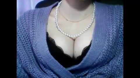christine40211 online show from January 6, 1:41 pm