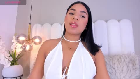 Christine  online show from October 6, 12:35 pm