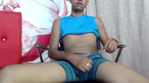Snapshot of christofer_daddy chatting on January 3, 8:32 pm CHRISTOFER online show from January 3, 8:32 pm