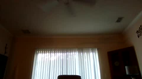 Snapshot of christopher_rain chatting on November 9, 9:02 pm Christopher Rain online show from November 9, 9:02 pm