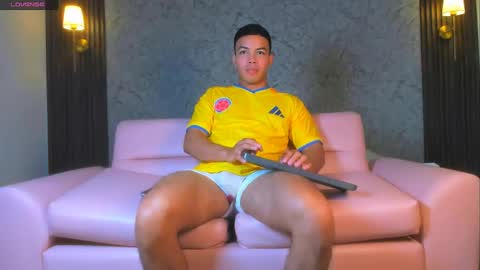 Snapshot of christopherivera chatting on July 3, 6:47 pm christopherivera online show from July 3, 6:47 pm