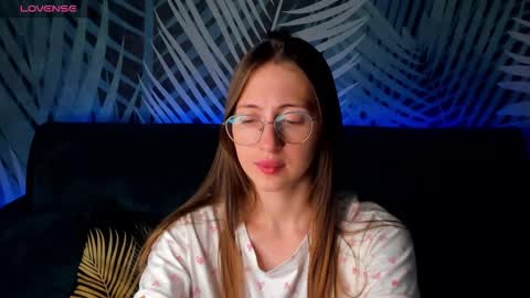 ChristyCrayme online show from October 15, 4:01 am