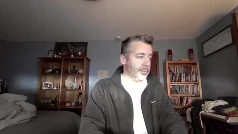 chrisw8121 online show from December 14, 5:18 pm