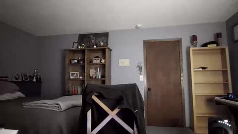 chrisw8121 online show from March 16, 5:35 am