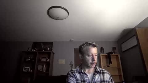 chrisw8121 online show from March 17, 5:55 am