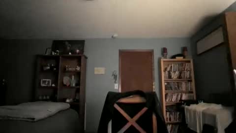 Snapshot of chrisw8121670385 chatting on February 20, 5:15 am Chris online show from February 20, 5:15 am