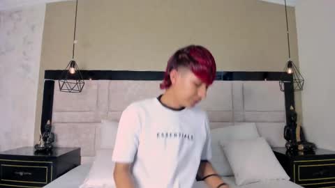 Chris online show from March 17, 3:33 am