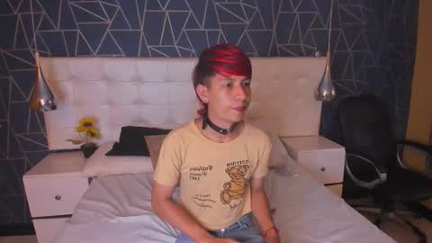 Chris online show from March 29, 2:00 am