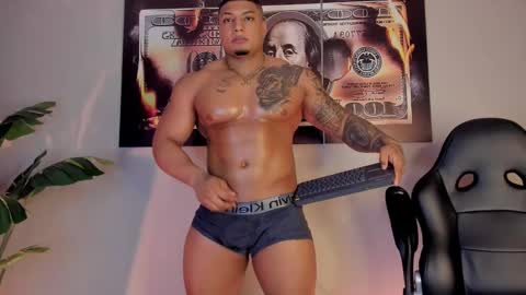 chrizmacgregor online show from February 21, 12:44 am