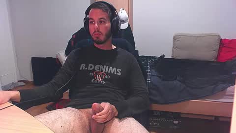 Chromefox123 online show from December 15, 7:29 pm