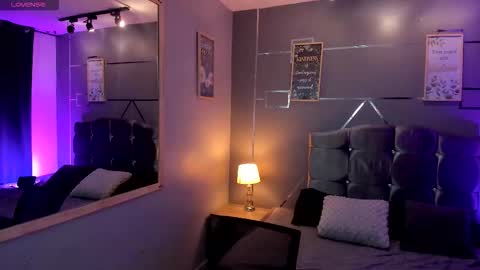 chrristopher77 online show from October 22, 1:00 pm