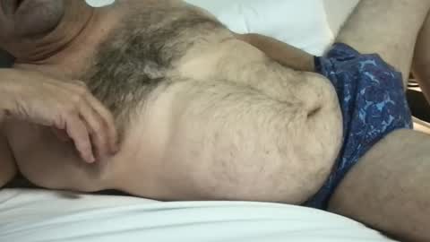 Snapshot of chubbeebear chatting on December 15, 6:12 pm lOOking4me online show from December 15, 6:12 pm