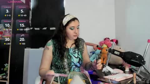 Snapshot of chubby_vaniie_ chatting on November 10, 3:33 pm Vanesa online show from November 10, 3:33 pm