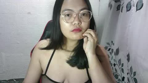 chubbycheeks27 online show from June 24, 5:45 pm