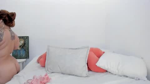 Mia online show from March 30, 6:09 pm