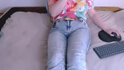 Maia online show from December 3, 7:45 pm