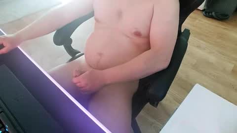 Snapshot of chucky606 chatting on May 3, 2:56 pm chucky606 online show from May 3, 2:56 pm