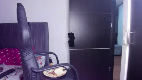 Karlay online show from February 17, 5:59 am