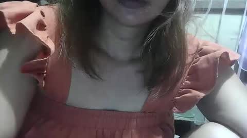 Snapshot of chuzy032094 chatting on February 16, 1:35 am chuzy032094 online show from February 16, 1:35 am