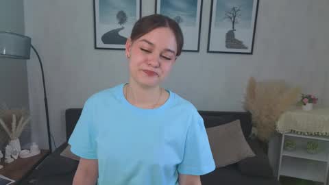 My name is Mia hello everyone online show from April 2, 11:52 am