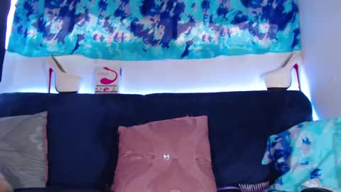 Snapshot of cicimom chatting on February 15, 8:43 pm cicimom online show from February 15, 8:43 pm