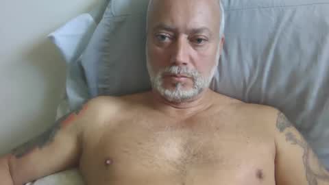 Snapshot of ciggyfet chatting on October 2, 3:41 pm ciggyfet online show from October 2, 3:41 pm