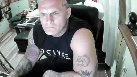 cikakure16081976 online show from April 17, 8:34 pm