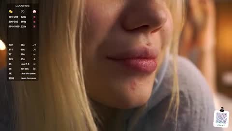 Snapshot of cinacandy chatting on June 22, 7:38 am L online show from June 22, 7:38 am