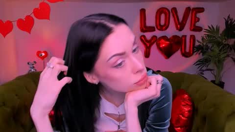 Phoebe online show from February 15, 9:00 pm