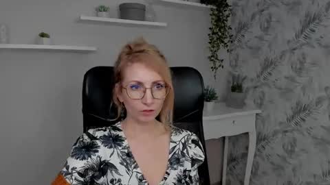 Cinderella online show from February 18, 6:42 am