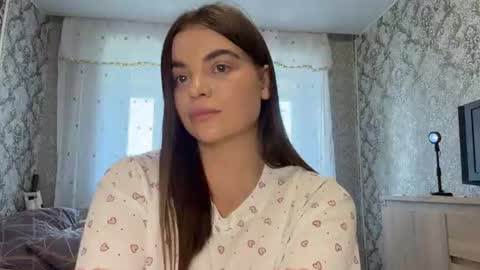 Caroline online show from July 11, 2:31 pm