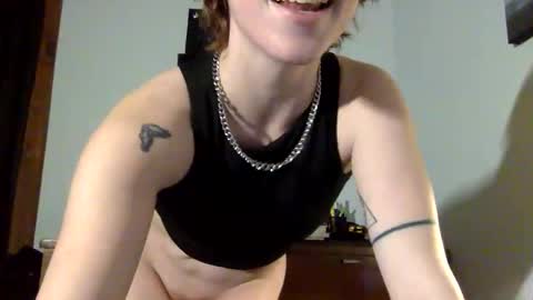 Snapshot of cindy_loo_hoops chatting on April 6, 11:38 pm sisypheanlove online show from April 6, 11:38 pm