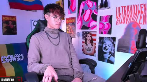 David     Independent Model online show from December 29, 4:59 am