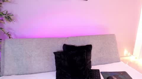 Snapshot of cinnamon_kyla chatting on January 25, 12:47 pm cinnamon_kyla online show from January 25, 12:47 pm