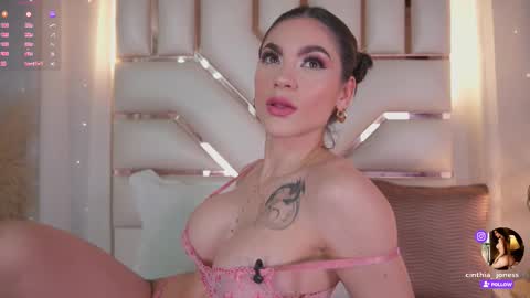 Cinthia online show from February 10, 5:11 am